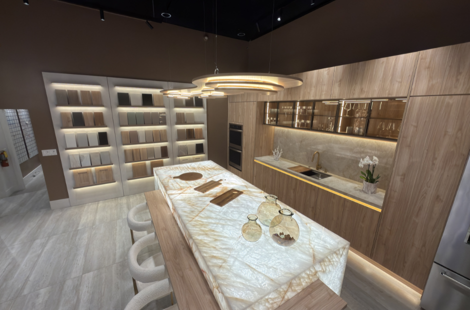 kitchen-remodel-fort-lauderdale-luxury-finishes.webp
